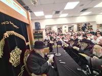 ראש הישיבה בשיחה בישיבה הערב