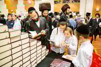 יריד ספרי החסידות מבית אור החיים- הרגע שלך לעצמך במחירים מיוחדים