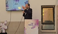 ח"כ גפני תקף בביקור בטבריה: "מי שנלחם נגדנו - לא עובר את אחוז החסימה" | צפו