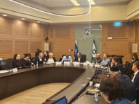 השר לשעבר משה ניסים בוועדת החוקה