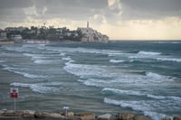 'ביירון' מתקרבת לחוף תל אביב