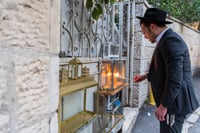 נר ראשון של חנוכה בירושלים