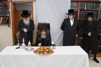 נר א' דחנוכה אצל האדמו"ר מקרעטשניף סיגעט