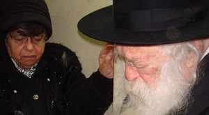 הרבנית לצד הגר"ח