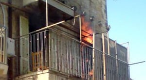 ירושלים: בית עלה בלהבות, הדיירים חולצו ברגע האחרון