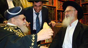 הרב יעקב יוסף עם אביו