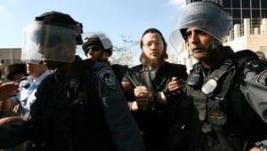 חרדים ושוטרים בירושלים