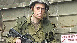 אברהם נזרי בשרותו בצבא