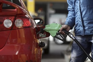 מחיר ליטר דלק ירד ב-36 אגורות ויעמוד על 7.58 שקל
