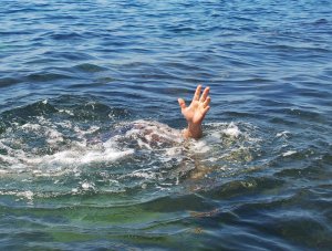 חפץ חיים: בן 7 טבע בבריכה, מצבו קשה