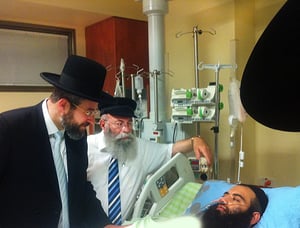 הרב הראשי האשכנזי ביקר את השליח שנפצע בדרבנט