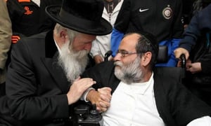 הרב דוד לוי ז"ל עם הרב יצחק דוד גרוסמן