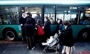 ירושלים: חילוני תקף חרדי שביקש מאישה לעבור לחלק האחורי באוטובוס