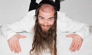 "יואל הוא איש פשוט עם חוצפה": הדוגמן החסידי יואל וייסהאוס