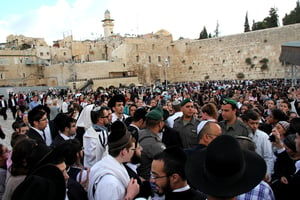 "אלוקים שונא אתכם" • עימות בכותל בגלל 'נשות הכותל'