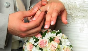 מכה לחסידי ברסלב: גיל הנישואין החוקי יעמוד על 18 שנים