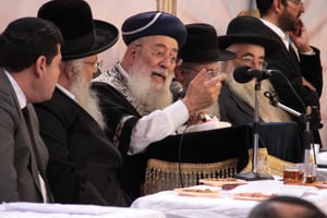 שולחן הרבנים בעצרת, אמש