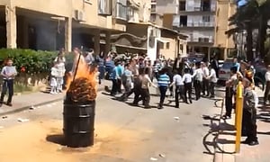 וידאו: ילדי קרלין סטולין בריקודי ל"ג בעומר ברחובה של עיר