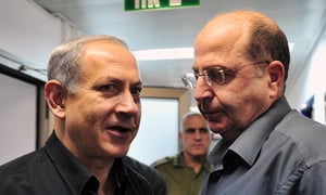 ראש הממשלה בנימין נתניהו ושר הביטחון משה בוגי יעלון