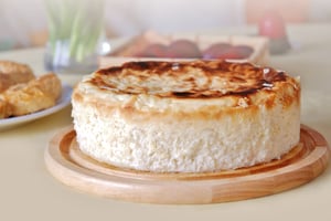 עוגת גבינה אפויה במרקם אוורירי משובח