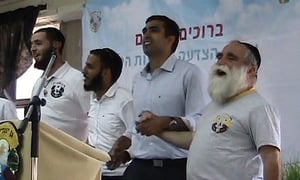 צפו: הריקוד החסידי של ח"כ יוני שטבון