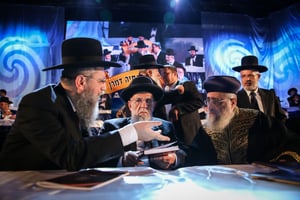 הרבנים בעצרת בבנייני האומה