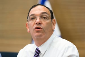 שר החינוך שי פירון