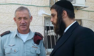 ראש עיריית אלעד, ישראל פרוש, עם הרמטכ"ל בני גנץ