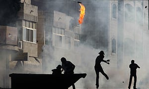 חיפה: בקבוק התבערה על בית הספר הושלך על רקע פלילי