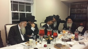 תיעוד: שמחת אירוסי הבחור מרדכי הרץ