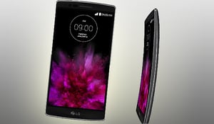 הדור הגמיש הבא: LG חשפה את ה-"G FLEX 2"