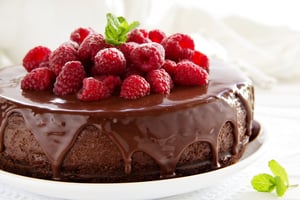 עוגת יום הולדת משוקולד ונוגט