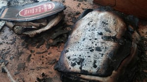 שריפה בביהמ"ד באבוב: נזק לספרים ולרכוש • תמונות