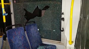 ירושלים: אוטובוס ורכבים נרגמו באבנים; חמישה נפצעו
