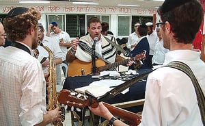 צפו: שירת הסליחות עם החזן זלמן שטוב