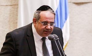 יגאל גואטה נגד אירופה: "נותנת יד לאנטישמיות"