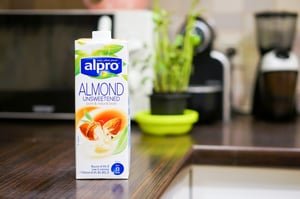 אלפרו - משקה שקדים טבעוני וכשר למהדרין