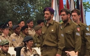 צפו: החייל החרדי קיבל אות מצטיין מהנשיא