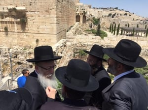 ראשי המפלגות החרדיות מסיירים ב"כותל הרפורמי"