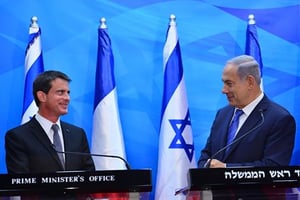 דיווח: ישראל "טיפלה" במכשיר הסמארטפון של ראש ממשלת צרפת