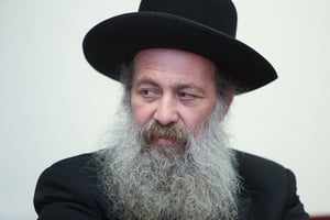 אביו של הזמר והשחקן, שולי רנד, הלך לעולמו