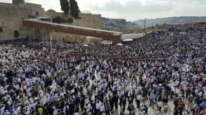 תיעוד ראשון: אלפים ב"ברכת כהנים" בכותל המערבי