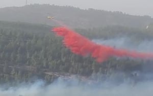 צפו בווידאו: השריפה ליד נווה אילן ומאמצי הכיבוי