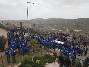 הכוחות מתחילים לפנות את הבתים