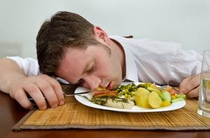 למה כדאי להימנע מארוחה לפני השינה? אילוסטרציה
