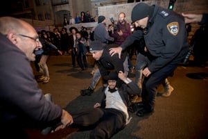 תקפו וגידפו: 27 עצורים בהפגנות 'הפלג', 3 שוטרים נפצעו