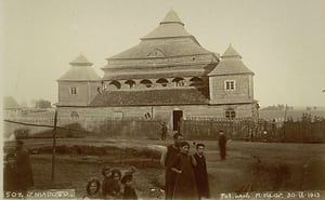 התיעוד האחרון של בית הכנסת שנשרף על ידי הרוסים
