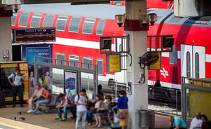 ברכבת שוקלים לחייב בתשלום על אופניים