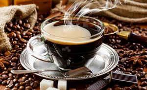 האם קפה שחור באמת עוזר לירידה במשקל?