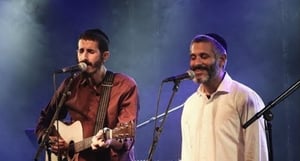 רן ראשון ואביתר בנאי בדואט - "עת לזרוע"